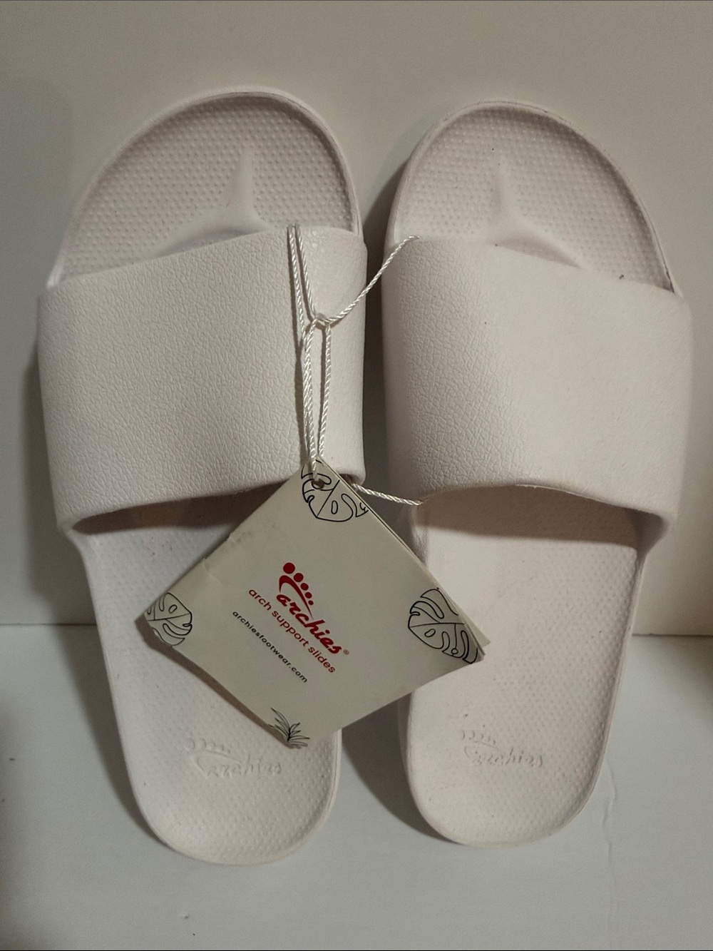 Archie’s Unisex White Slide Sandals Women’s Size 6